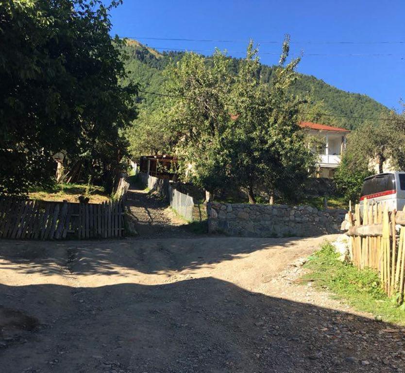 Guesthouse Ori Beli In Mestia Exterior foto